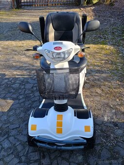 Elektrický vozík pro seniory. - 2