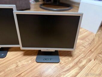 LCD monitory Acer 19” a 22” - 2