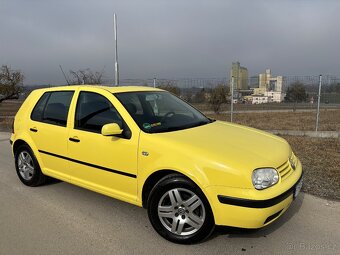 VW Golf IV 1.6i - 2