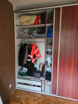 Vestavěná skříň - 2