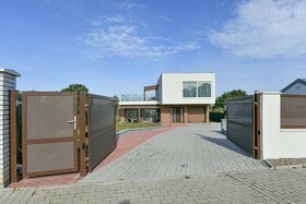 Prodej moderní luxusní vily, 320 m2 - Vysoký Újezd u Berouna - 2