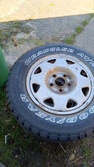 Gumy na auto i z díky - 2
