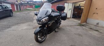 Kawasaki GTR 1400 - 2