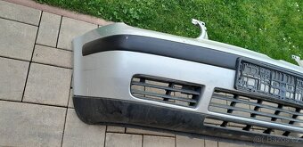 Prodám na VW Golf 4 přední nárazník - 2