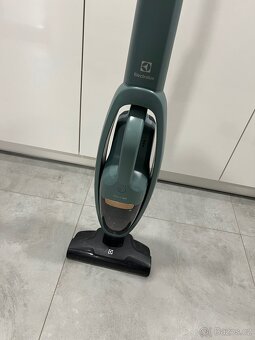 Prodám tyčový vysavač 2v1 Electrolux WELL Q6 - 2