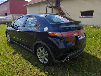 Honda Civic 8g 1.8 i-VTEC Executive DPH - 2