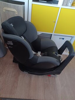 Krásná otočná autosedačka Britax Römer - 2