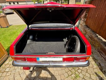 Mercedes-Benz 200D W114, automat - 2
