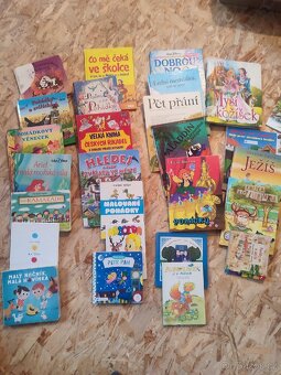 Dětské knihy, hračky, plavací pomůcky , puzzlem - 2