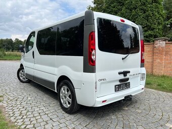 HEZKÝ OPEL VIVARO 2.5 CDTI -- WESTFALIA -- WEBASTO -- SPANÍ - 2