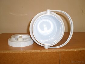 Nádoba na uchování studených nápojů na cestách - 2