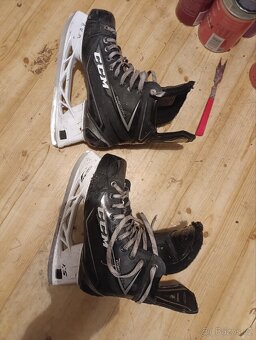 Hokejové brusle - 2