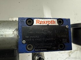 HYDRAULICKÝ ROZVADĚČ - 2