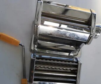 Strojek na výrobu nudlí - 2