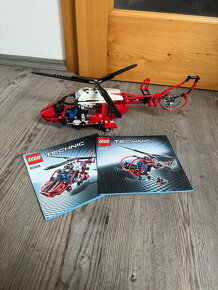 Lego Technic 8068 Záchranný vrtulník - 2
