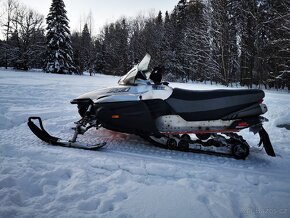 Sněžný skútr Yamaha RX1 - 2