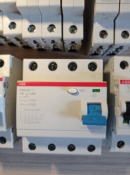 Proudový chránič 40/0,03A a jističe ABB - 2