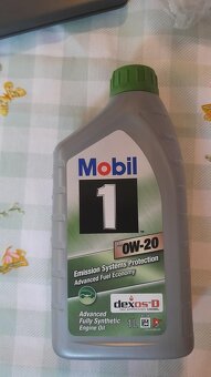 Motorový olej značky Mobil 1 0W-20 - 2
