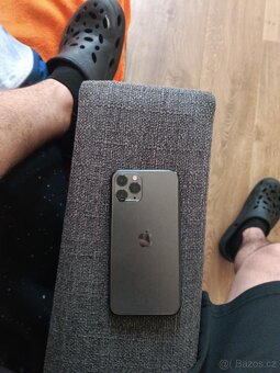 Prodávám iPhone 11 pro - 2