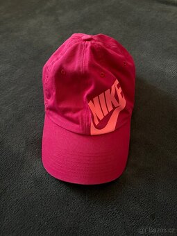 Rúžová kšiltovka Nike - 2
