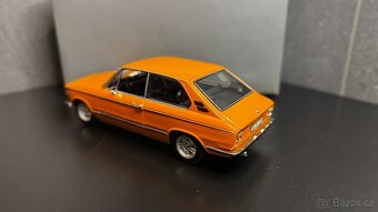 BMW 2000 Tii Touring BMW collection model 1/18 - 2