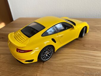 Porsche 911 (991) Turbo S 1:18 Minichamps - 2