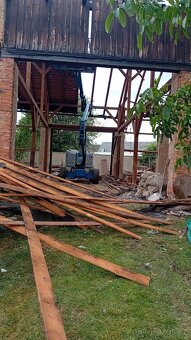 Demolice scela zdarma a uklit cele stavby - 2