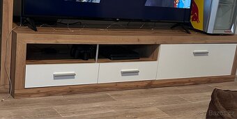 Skříňka pod tv - 2