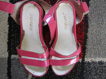 Sandálky poro holku vel.32 zn.Jines - 2
