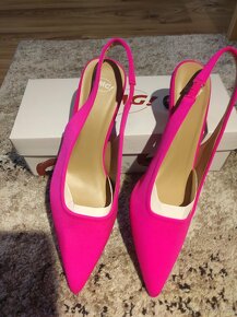 Prodám dámské lodičky viz foto velikost 40 nové - 2