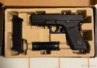 Plynová airsoftová zbraň - 2