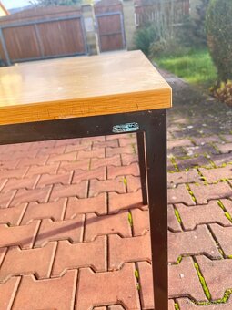 Pevny pracovní stůl - 2