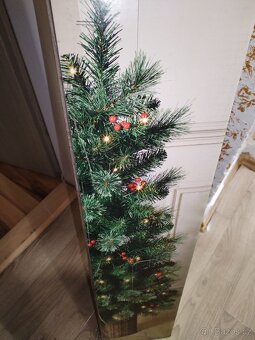 VÁNOČNÍ STROMEČEK 122CM (NOVÝ) - 2