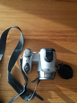 Konica Minolta DimageZ3 - 2