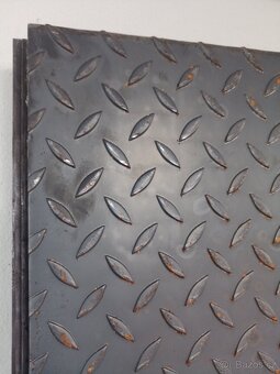 Ocelové plechy vroubkované - 2