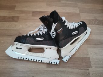 Krásné brusle Bauer velikost 250mm - 2