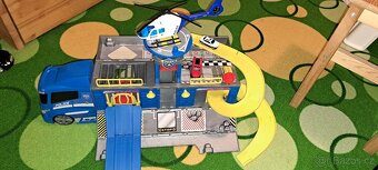 Auto policejní naklaďák - 2