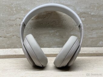 Beats Studio Pro Cream - 2