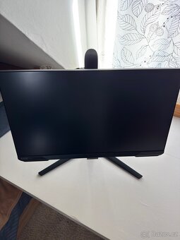 Samsung Odyssey G40B 25” - 2