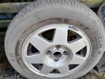 Prodám alu kolo na VW Golf 2 s pneu Goodyear - 2