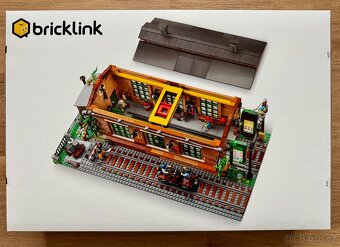 Lego - 910033 (Staré Vlakové Depo/Old Train Engine Shed) - 2