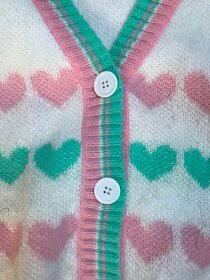 Krasny cardigan se srdicky - 2