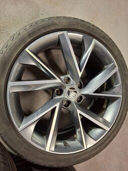 Alu kola 19" Škoda Superb Vega 5x112 s pneu 235/40R19 - 2