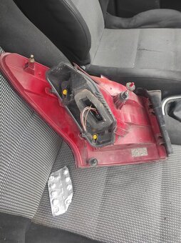 Na Peugeot 407 Se zadní svetla - 2