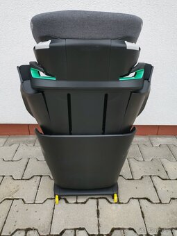 Maxi-Cosi Kore i-Size, vhodná pro děti od 100 do 150 cm - 2