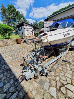Bayliner 1802 s závěsným motorem 120 koni - 2