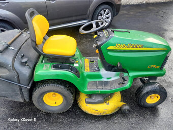 Zahradní traktor John Deere LTR 180 - 2