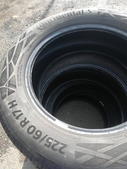 225/60R17 - 2