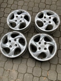 sada kol pro Hyundai 4 x 100 15" 5,5J x 15 - 2