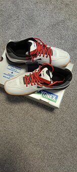 Badmintonové boty yonex - 2